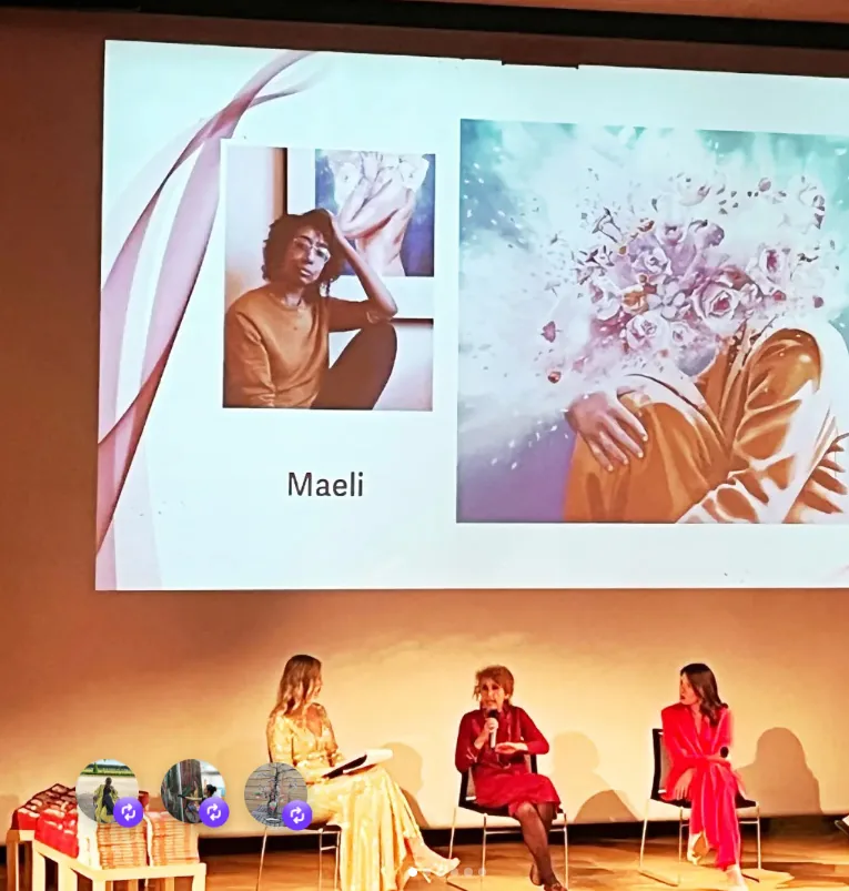 Maeli et son œuvre présentées sur grand écran lors de la remise du Woman Art Award, à Milan